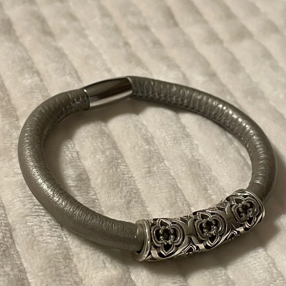 Brighton Taupe Leather Bracelet with Toledo long Bead - Picture 4 of 6
